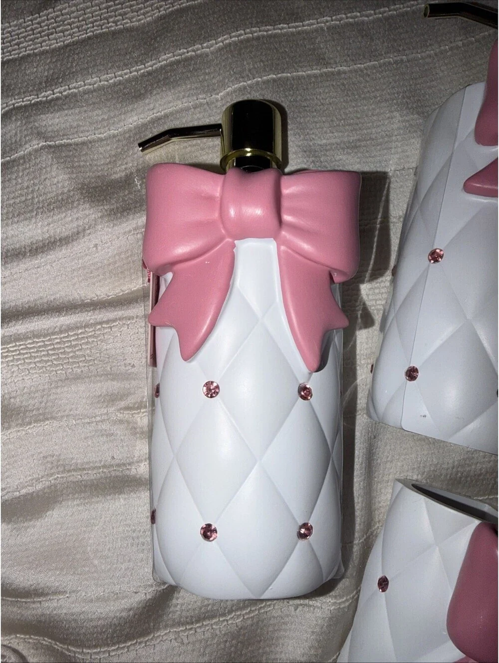 Pink bow W/ Diamonds bathroom set Two Soap Dispensers And A Toothbrush Holder